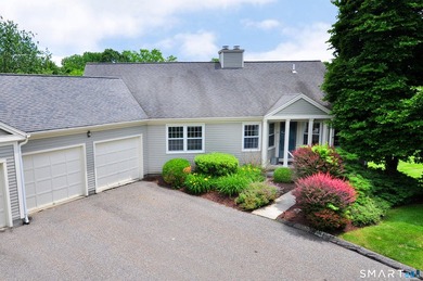 Incredibly rare opportunity to move into spacious end ranch unit - photo 1