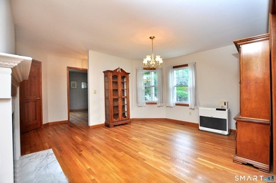 Incredibly rare opportunity to move into spacious end ranch unit - photo 6