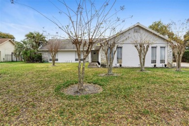 Lake Home Sale Pending in Winter Springs, Florida