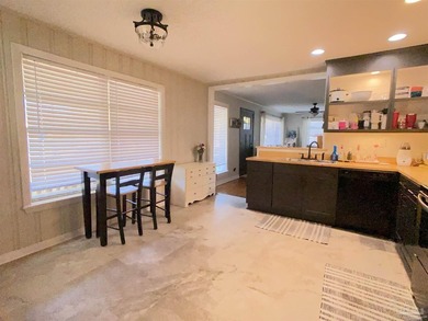 Charming all brick home just minutes from NAS Pensacola, Corry - photo 3