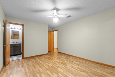 Great multigenerational living possibilities, or rent one and - photo 14