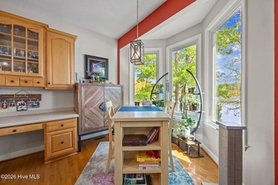 Welcome to your lake front retreat in the highly sought-after - photo 15