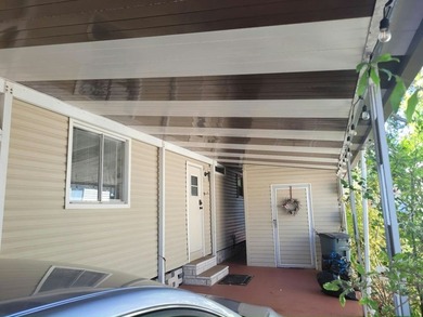 East Bay Oaks, a professionally managed and well-maintained - photo 8