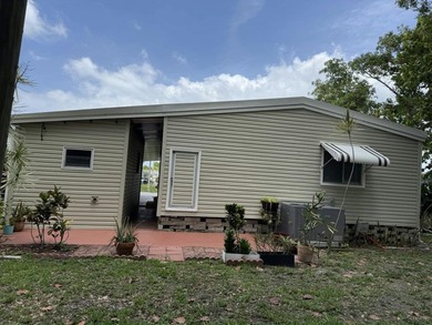 East Bay Oaks, a professionally managed and well-maintained - photo 9