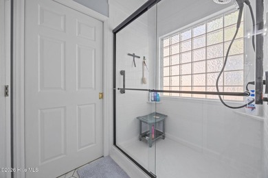 Welcome to your lake front retreat in the highly sought-after - photo 24