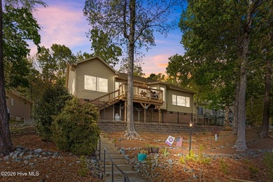 Welcome to your lake front retreat in the highly sought-after - photo 34