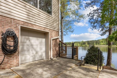 Welcome to your lake front retreat in the highly sought-after - photo 47