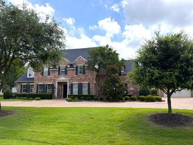 Stunning updated 6 bdrm, 4.5 bath custom home in sought after - photo 2
