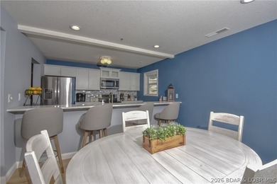 Beautiful condo with very tasteful style and colors! The unit - photo 8