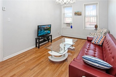 Recently renovated One family attached, all brick home in a - photo 4