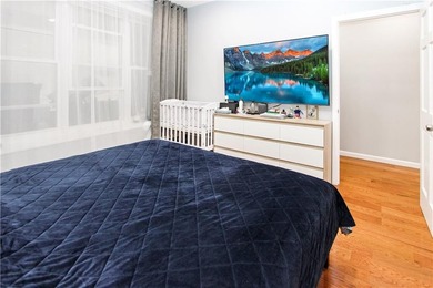 Recently renovated One family attached, all brick home in a - photo 8
