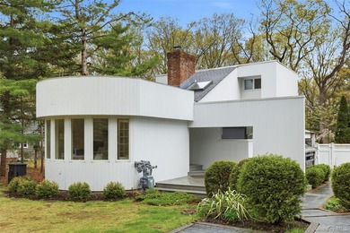 Set within the sought after Soundview Beach Association in Stony - photo 1
