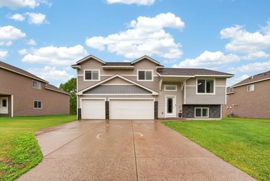 Welcome to your new home! Conveniently located in a neighborhood - photo 1