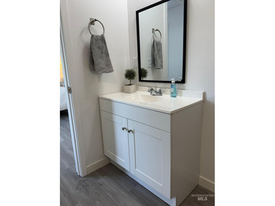 This brand-new, thoughtfully designed duplex offers modern - photo 12