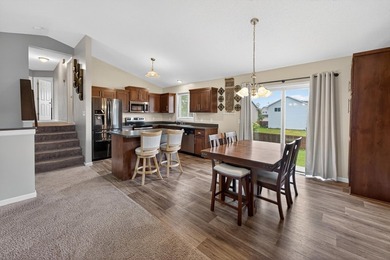 Welcome to your new home! Conveniently located in a neighborhood - photo 4