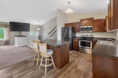Welcome to your new home! Conveniently located in a neighborhood - photo 6