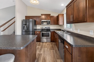 Welcome to your new home! Conveniently located in a neighborhood - photo 7