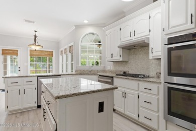 Welcome to an exceptional residence in the highly sought-after - photo 18