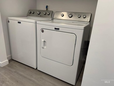 This brand-new, thoughtfully designed duplex offers modern - photo 19