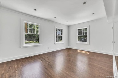 Timeless Coastal Elegance Meets Modern Luxury. Step into the - photo 23