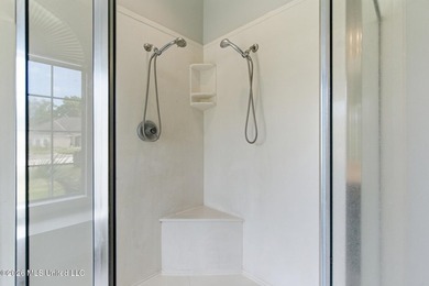 Welcome to an exceptional residence in the highly sought-after - photo 25
