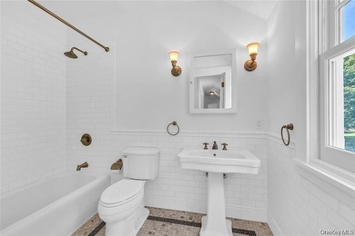 Timeless Coastal Elegance Meets Modern Luxury. Step into the - photo 30