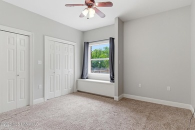 Welcome to an exceptional residence in the highly sought-after - photo 31