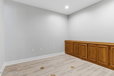 Welcome to an exceptional residence in the highly sought-after - photo 32