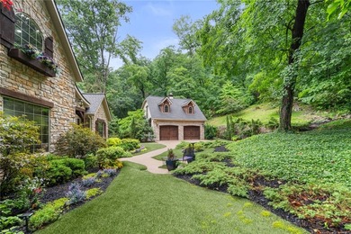 Nestled in the peaceful forest of Eureka Springs, this - photo 39