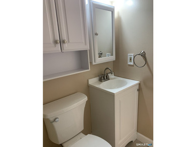 Well maintained one-bedroom end unit in a terrific location - photo 14
