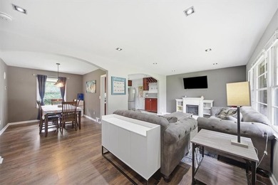 Welcome home to this beautiful four-sided brick residence - photo 4