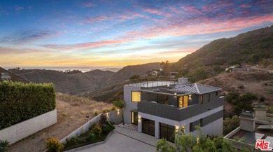 Sleek Architectural with Ocean Views. This striking contemporary - photo 2