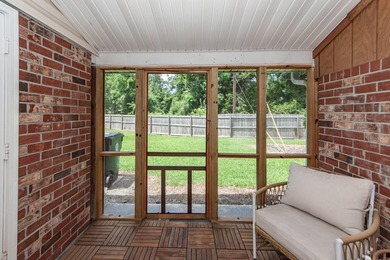 Welcome to Mepkin Place, where modern updates, low-maintenance - photo 12