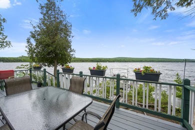 Beautifully maintained 3-bedroom, 2-bath waterfront home on - photo 12