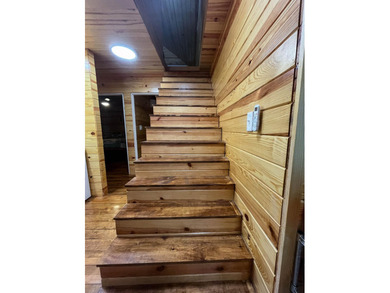 Discover the ultimate Ozark escape! This stunning 3-bedroom - photo 14