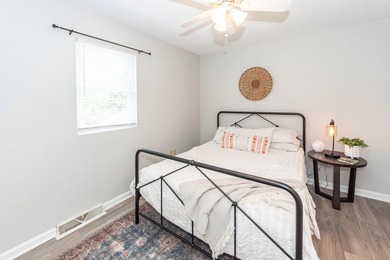 Welcome to Mepkin Place, where modern updates, low-maintenance - photo 15