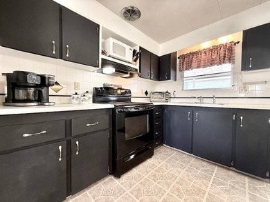 Come check out this move in ready home which is conveniently - photo 15