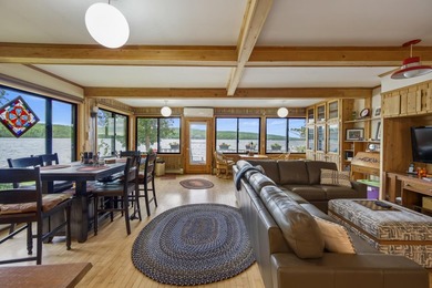 Beautifully maintained 3-bedroom, 2-bath waterfront home on - photo 16