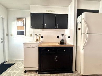 Come check out this move in ready home which is conveniently - photo 17