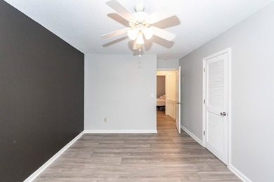 Welcome to Mepkin Place, where modern updates, low-maintenance - photo 19