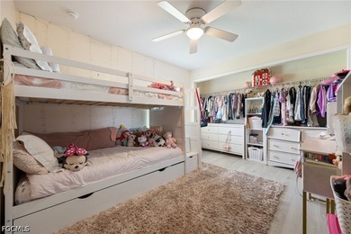 This stunning single-family home boasts 4 spacious bedrooms, 2 - photo 20