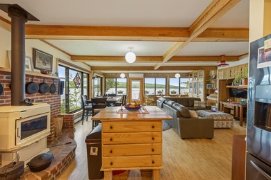 Beautifully maintained 3-bedroom, 2-bath waterfront home on - photo 21