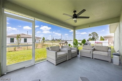 This stunning single-family home boasts 4 spacious bedrooms, 2 - photo 23