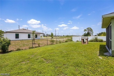 This stunning single-family home boasts 4 spacious bedrooms, 2 - photo 25