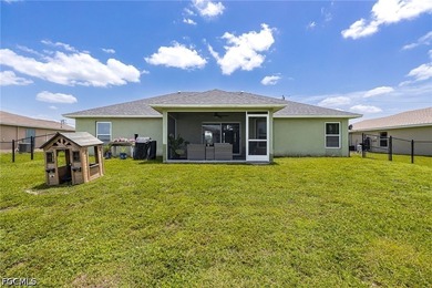 This stunning single-family home boasts 4 spacious bedrooms, 2 - photo 26