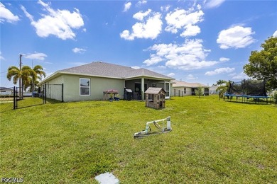 This stunning single-family home boasts 4 spacious bedrooms, 2 - photo 27