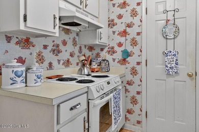 Opportunity awaits with this 3-bedroom, 1.5-bath single-level - photo 8