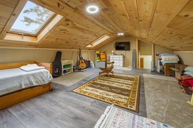 Beautifully maintained 3-bedroom, 2-bath waterfront home on - photo 38