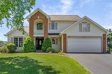 Welcome to this beautifully maintained Contemporary Colonial in - photo 1