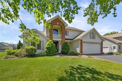 Welcome to this beautifully maintained Contemporary Colonial in - photo 3
